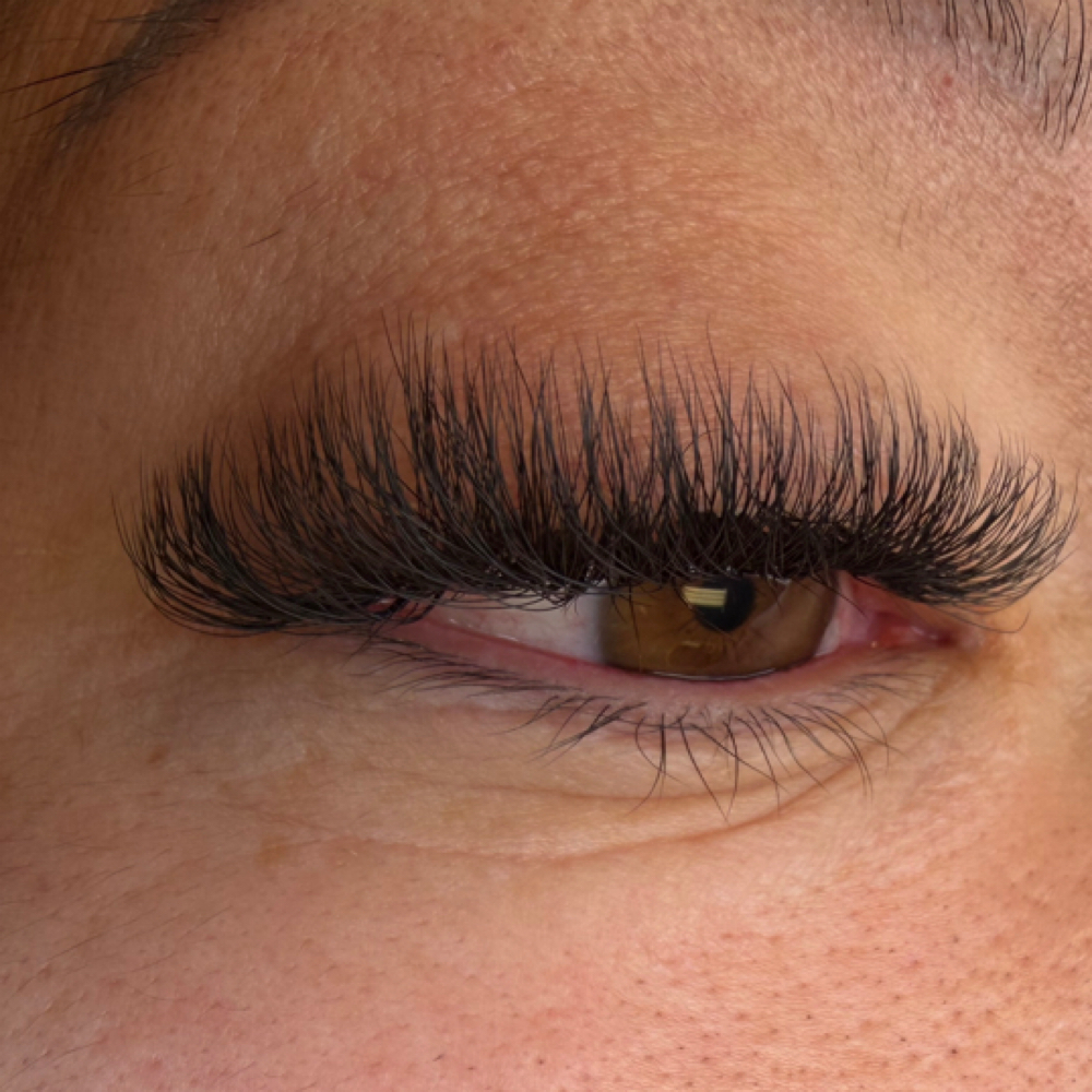 Light Vloume at Pretty Lashes By Per in SPRINGFIELD, MO