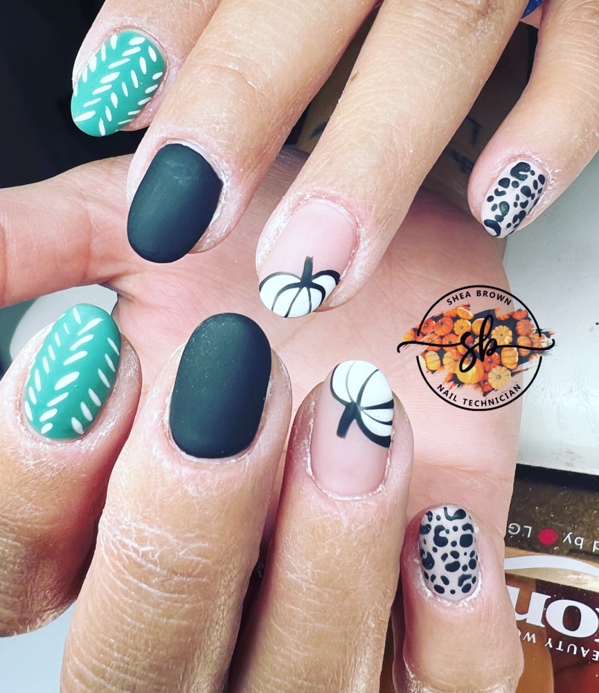 Holiday Themed Hard Gel Manicure