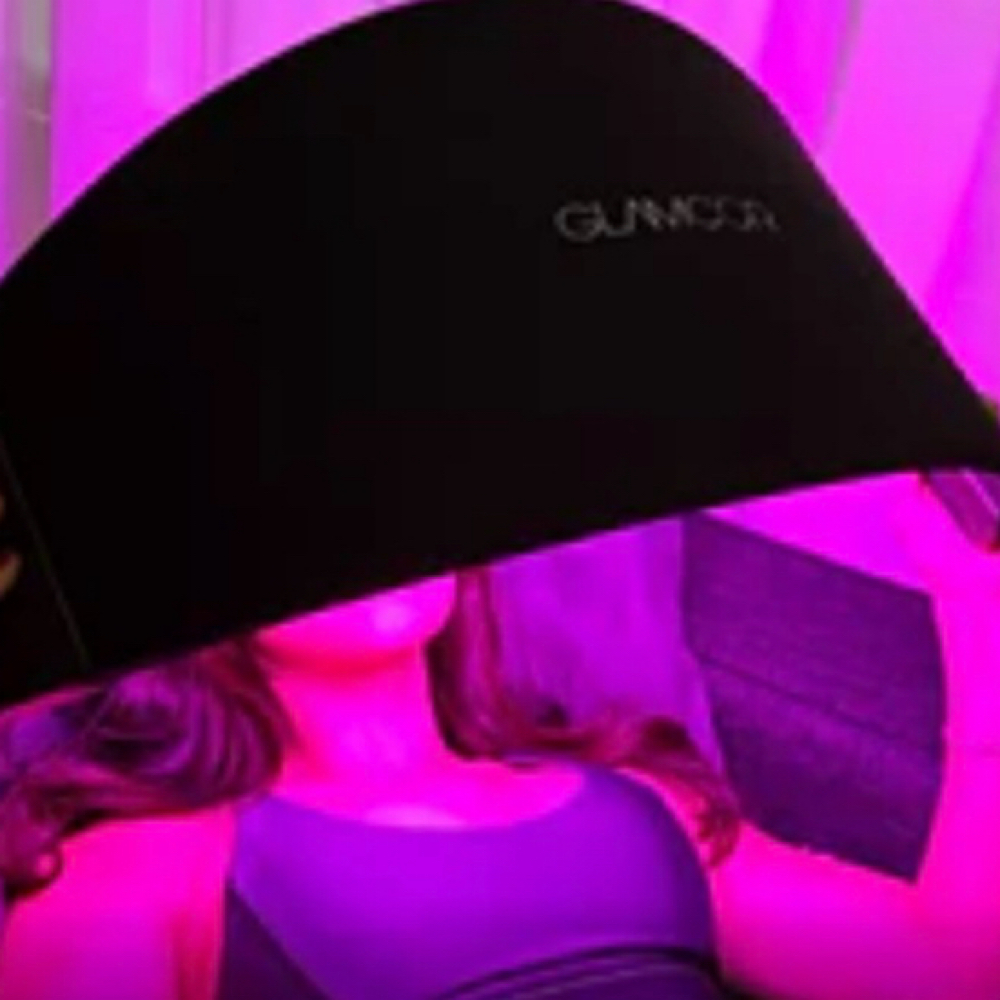 LED Therapy at Evey’s Lash & Beauty in New York, NY