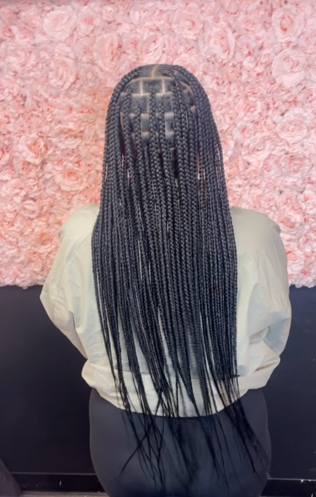 Medium Knotless