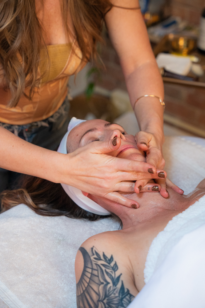 Facial Sculpt + Glow