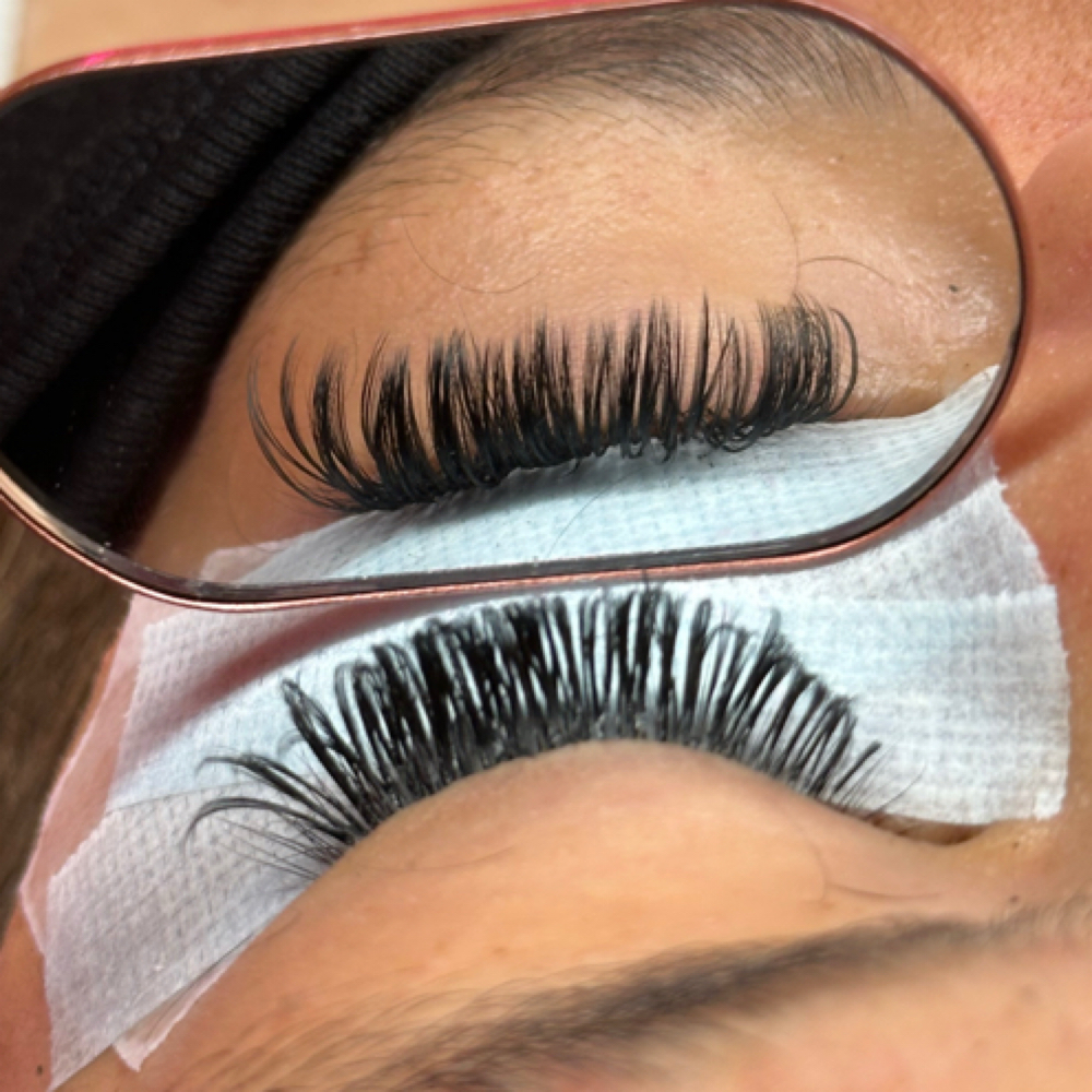 Wet Set at Divine Beauty Lashes in Kingsville, TX