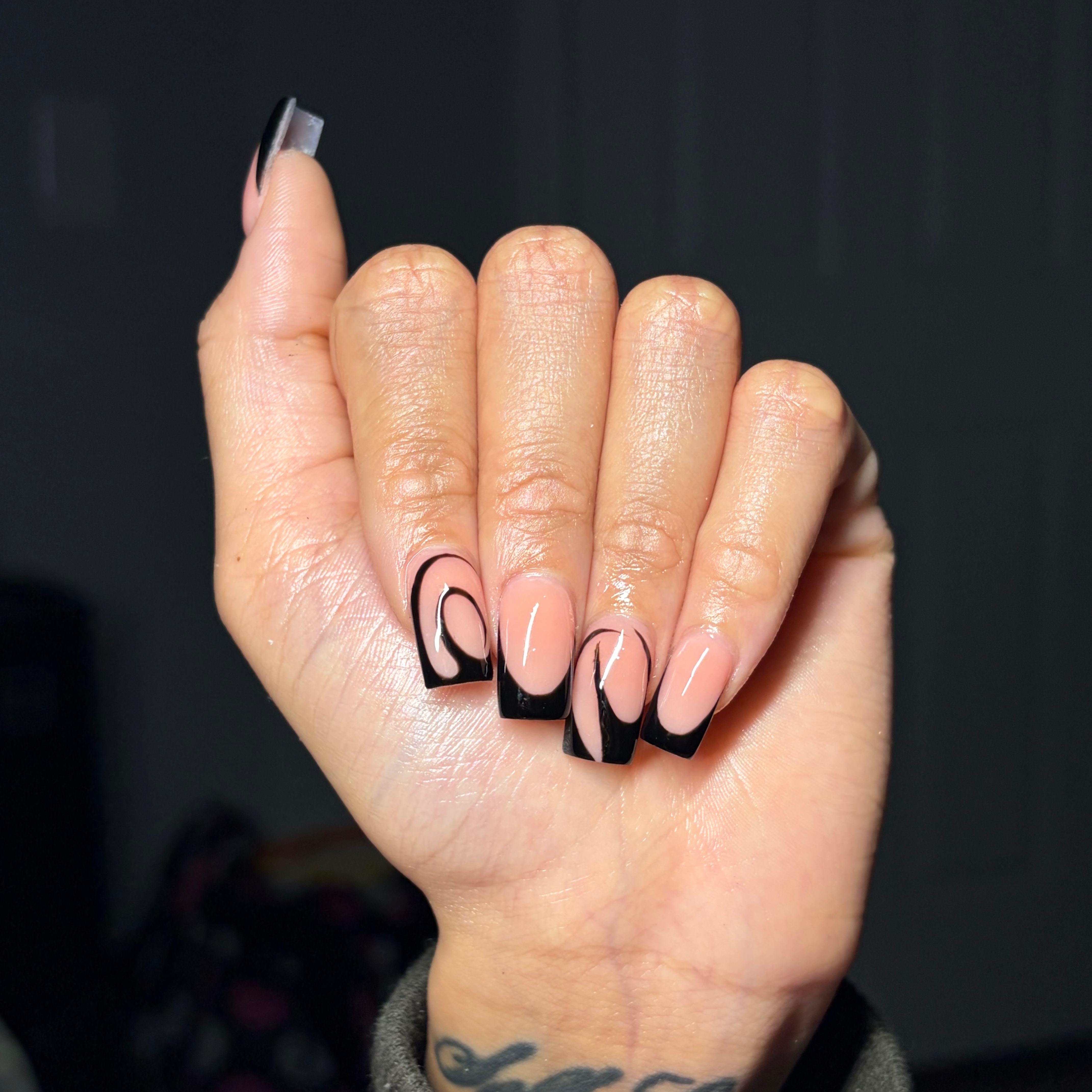 Medium Full Set + Simple Design at Kenny’s Klaws in Richmond, VA