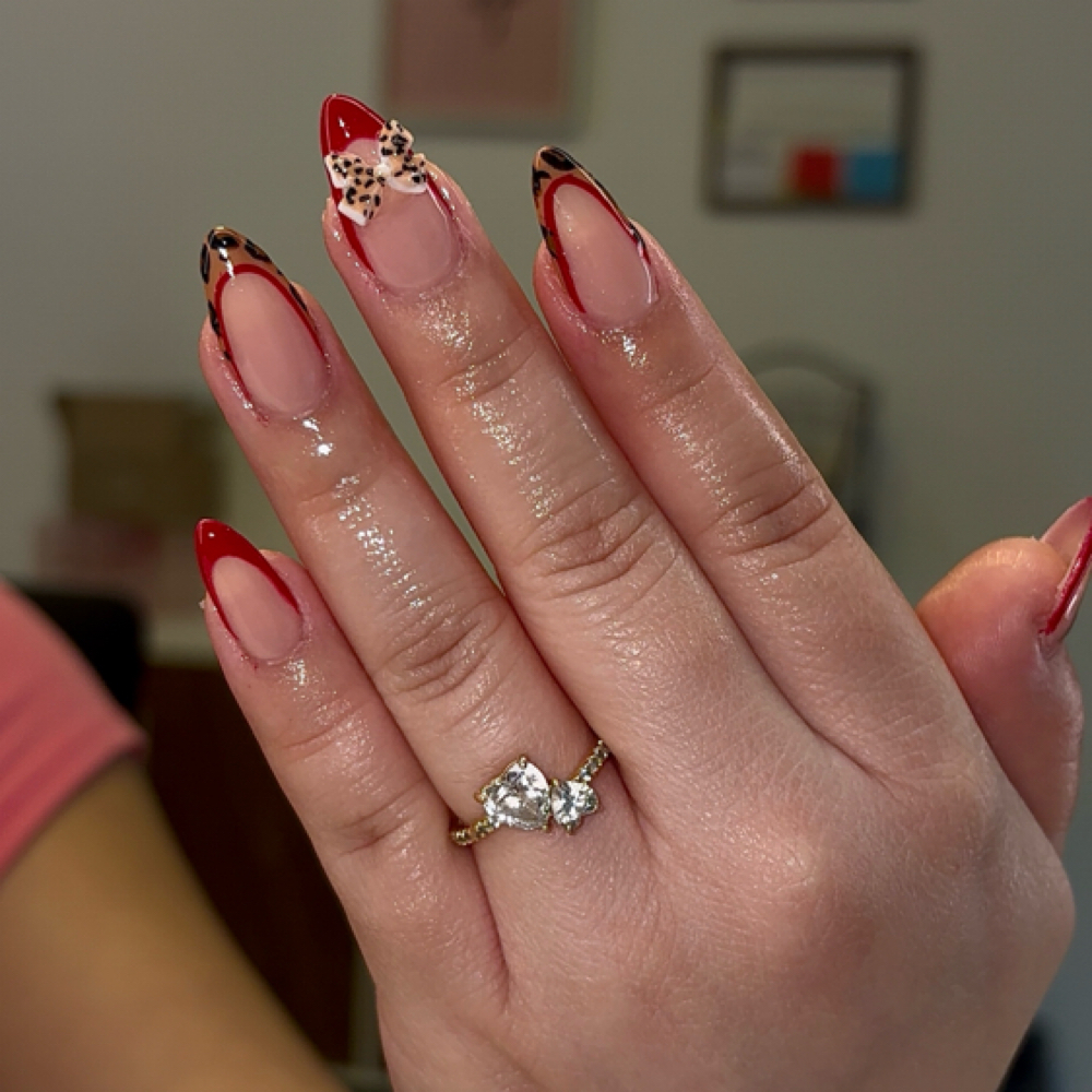 🤍 REFILL 🤍 at Alenna’s Acrylics in Bay City, TX