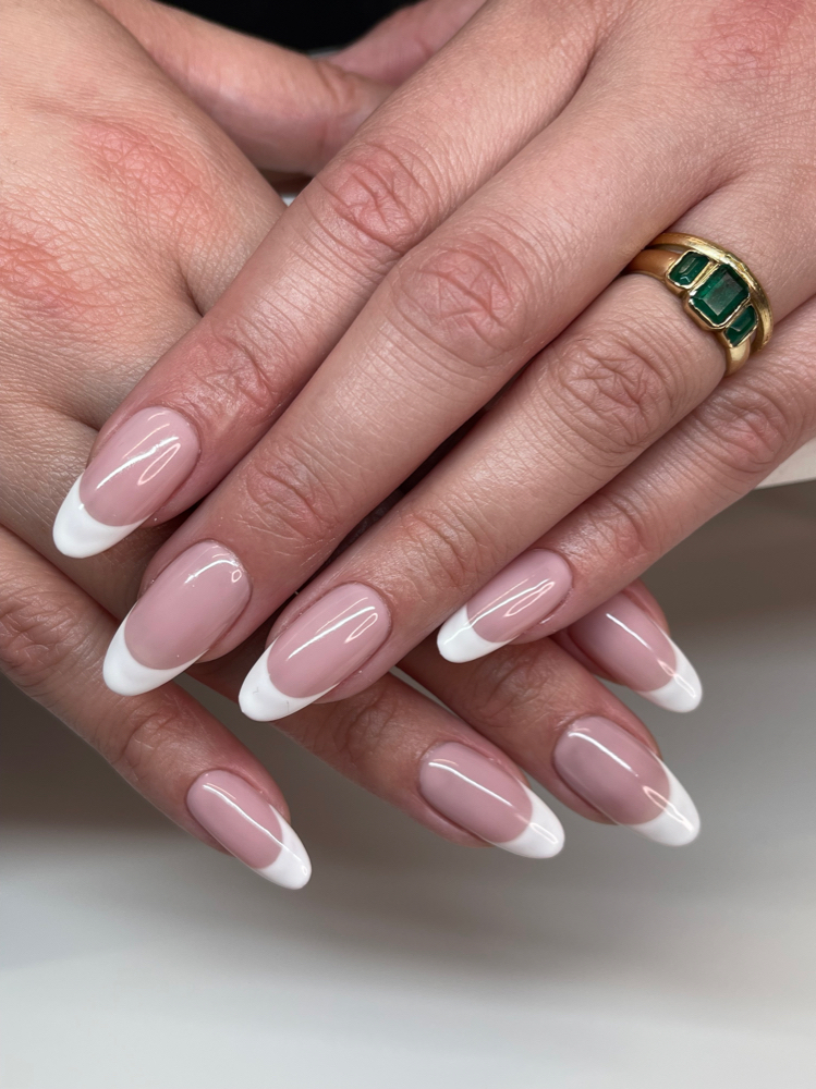 Nail Art | Classic French