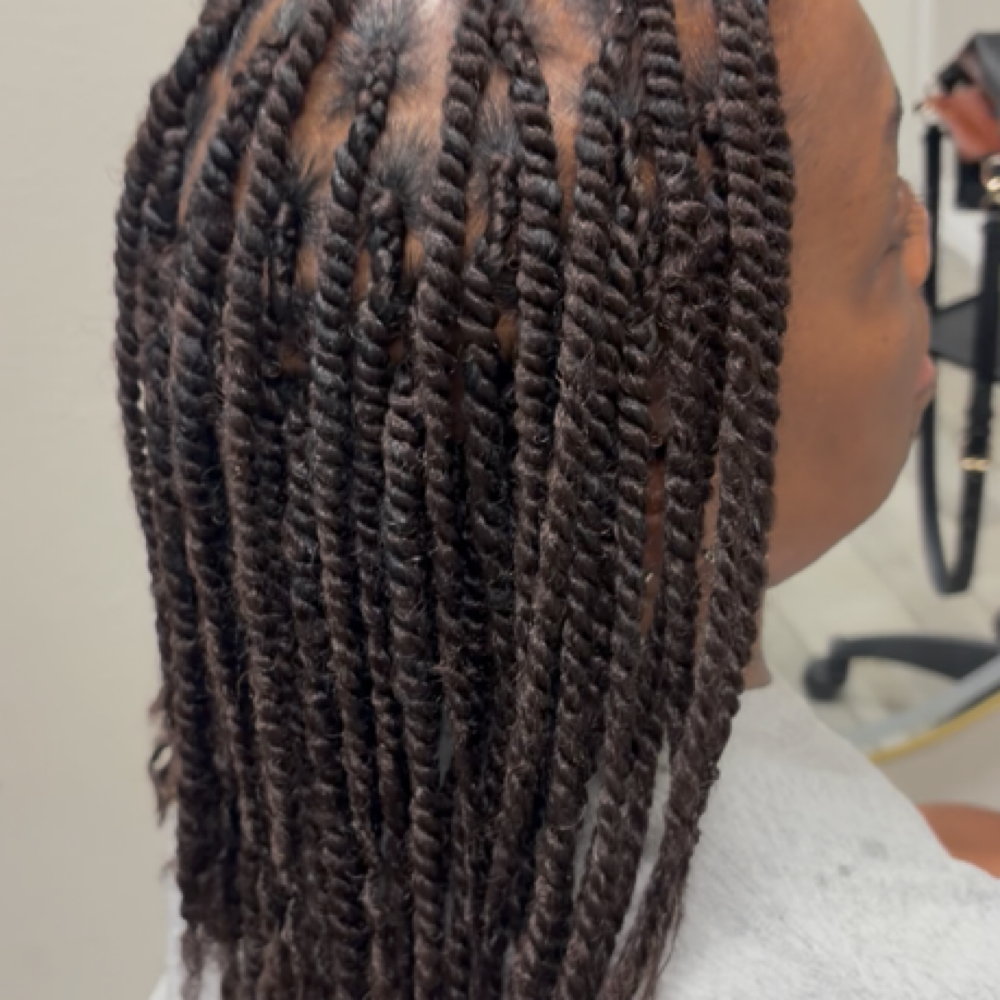 SMed Kinky Twist at Glow Braid Lounge in Pearland, TX