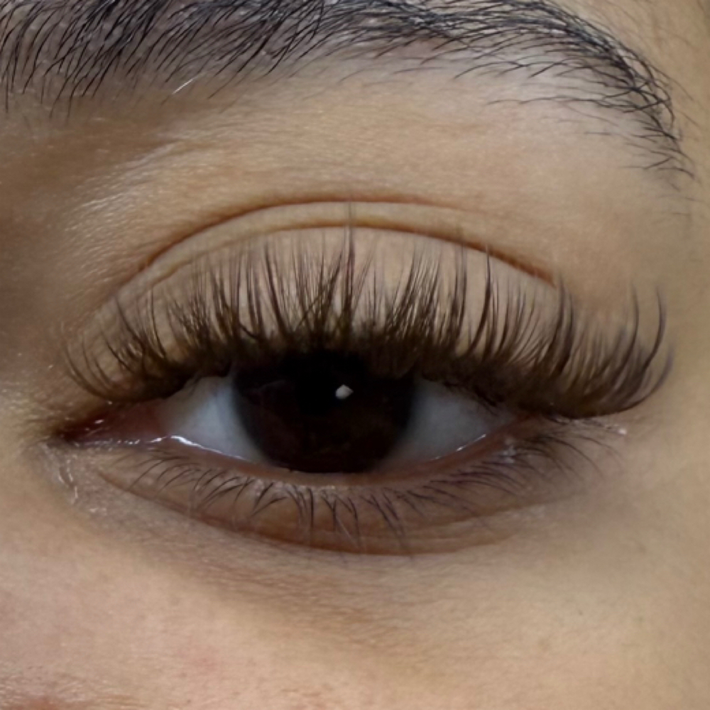“Niya Set” Brown Wispy at Chanda Beauty in Louisville, KY