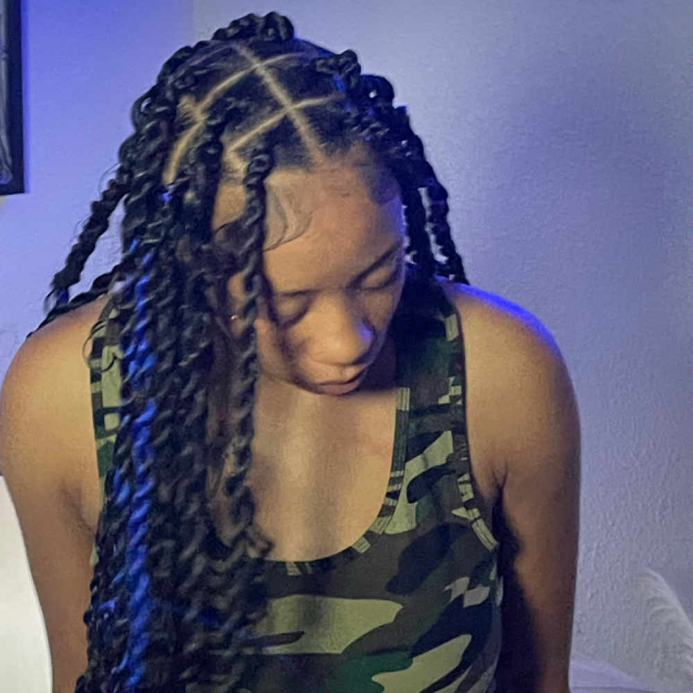 Large Island Twist at Lavished.rinaii in Victorville, CA