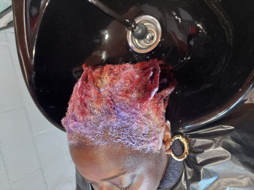Shampoo & Condition & Blow Dry at RosieLocs in Summerville, SC