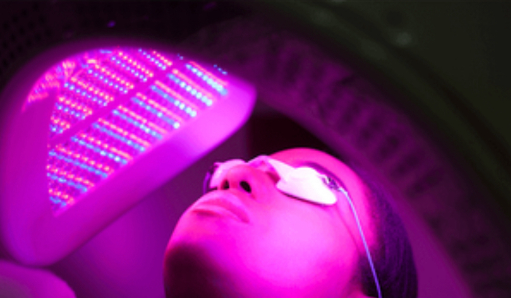SIGNATURE FACIAL +LED LIGHT THERAPY