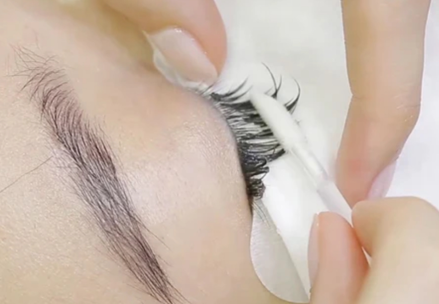 Lash Removal