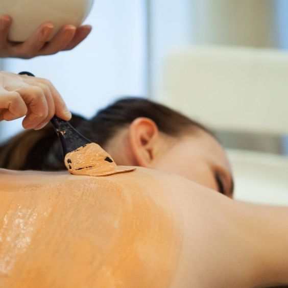 Back/Body Facial at Lunaria Facials in Chicago, IL
