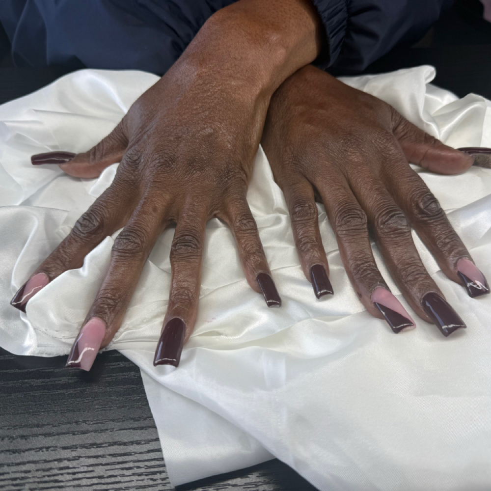 Medium Acrylic Set at Kats Nailz in Asheville, NC