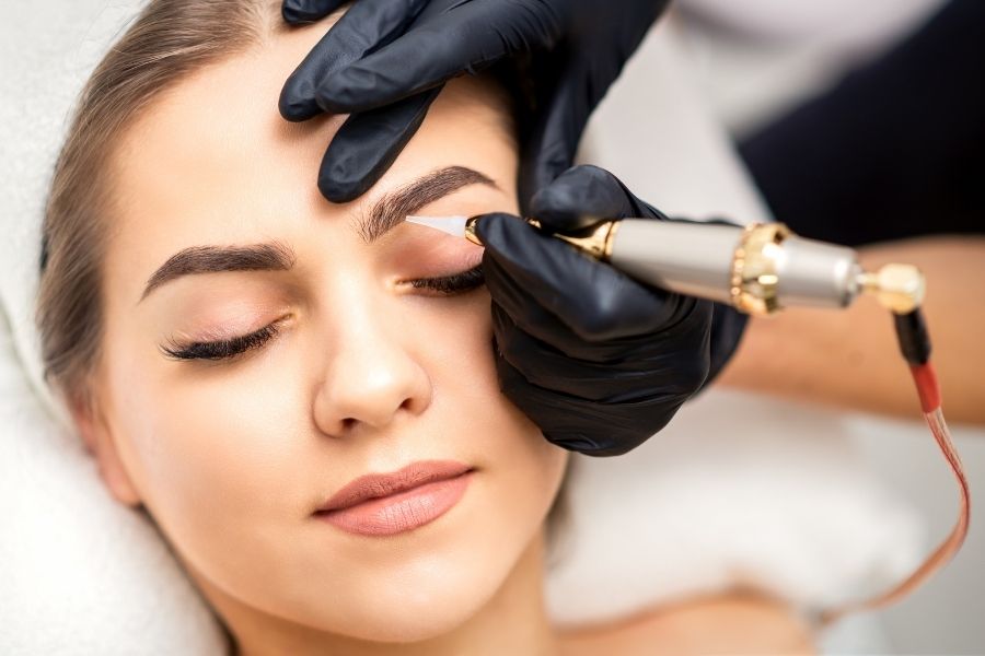 MicroLining Eyebrows
