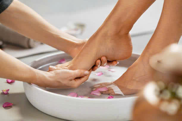 Deluxe Pedicure at Wynn Mobile Care in Denver, CO