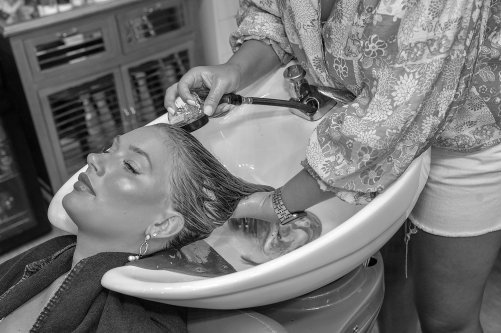 Shampoo & Blow Dry
