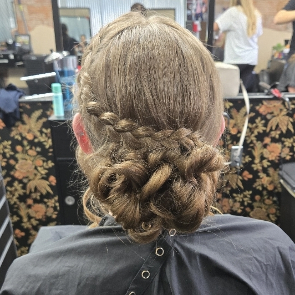 Updo at Hola Hermosa in Lyons, IN