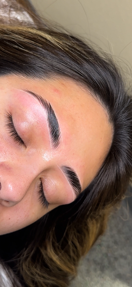 BROW LAMINATION & WAX