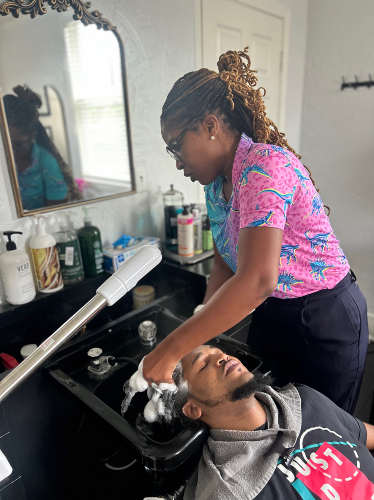 Loc Aloe Vera Hydrating Treatment at 473 Locs Natural hair Studio in Evansville, IN