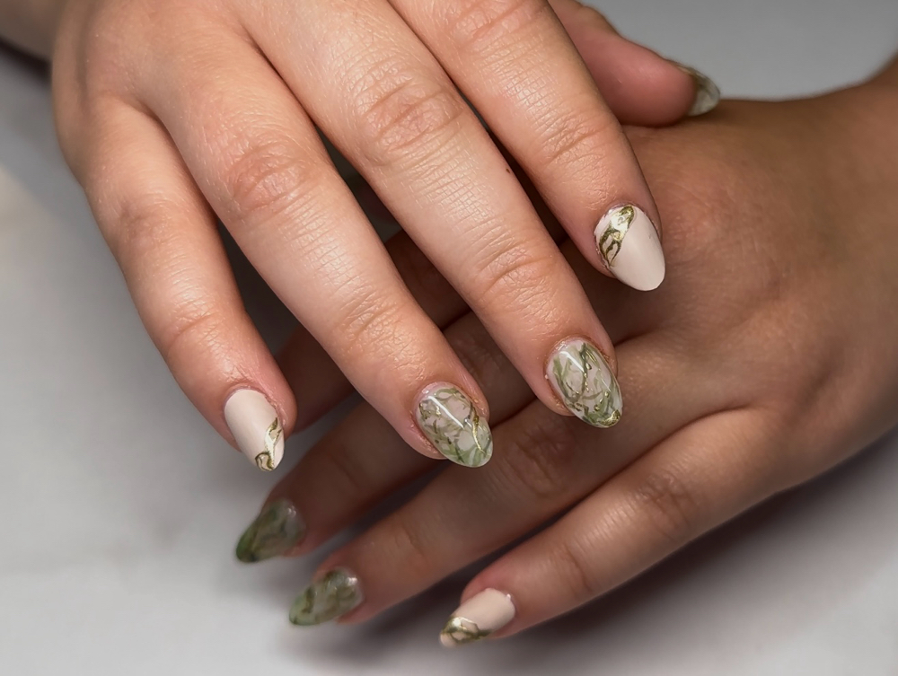 Nail /Press-on Consultation