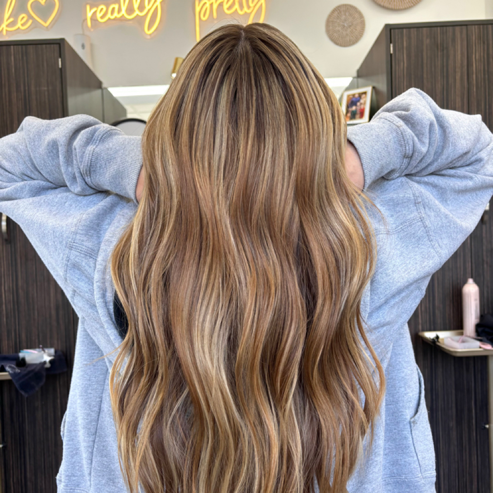 BLONDING - PARTIAL at TREND LAB Salon & Education in San Antonio, TX