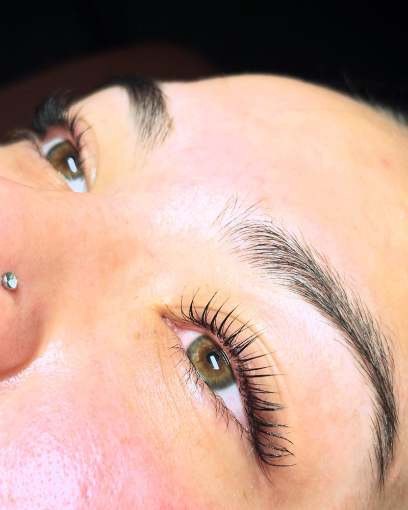 LASH LIFT + TINT