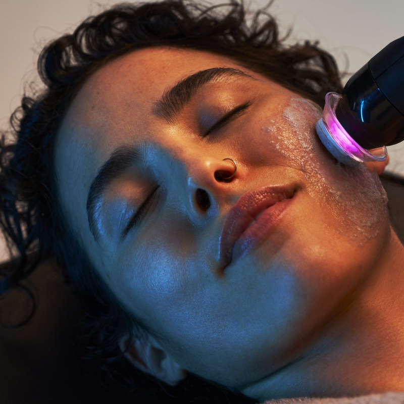 Glo2Facial