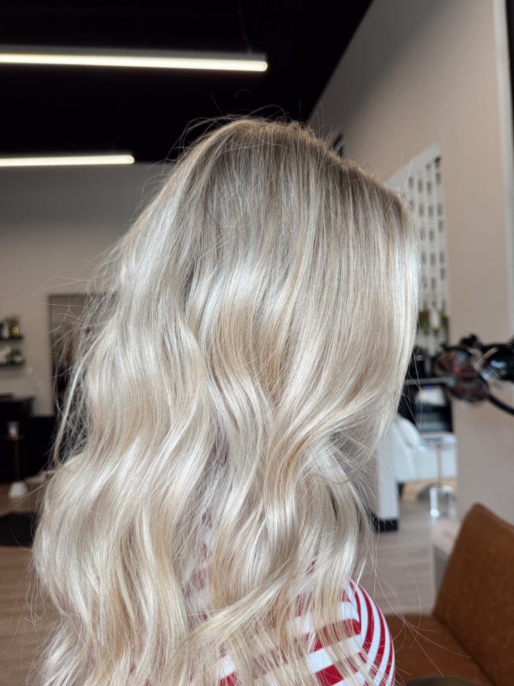 Ultimate Blonding + Haircut