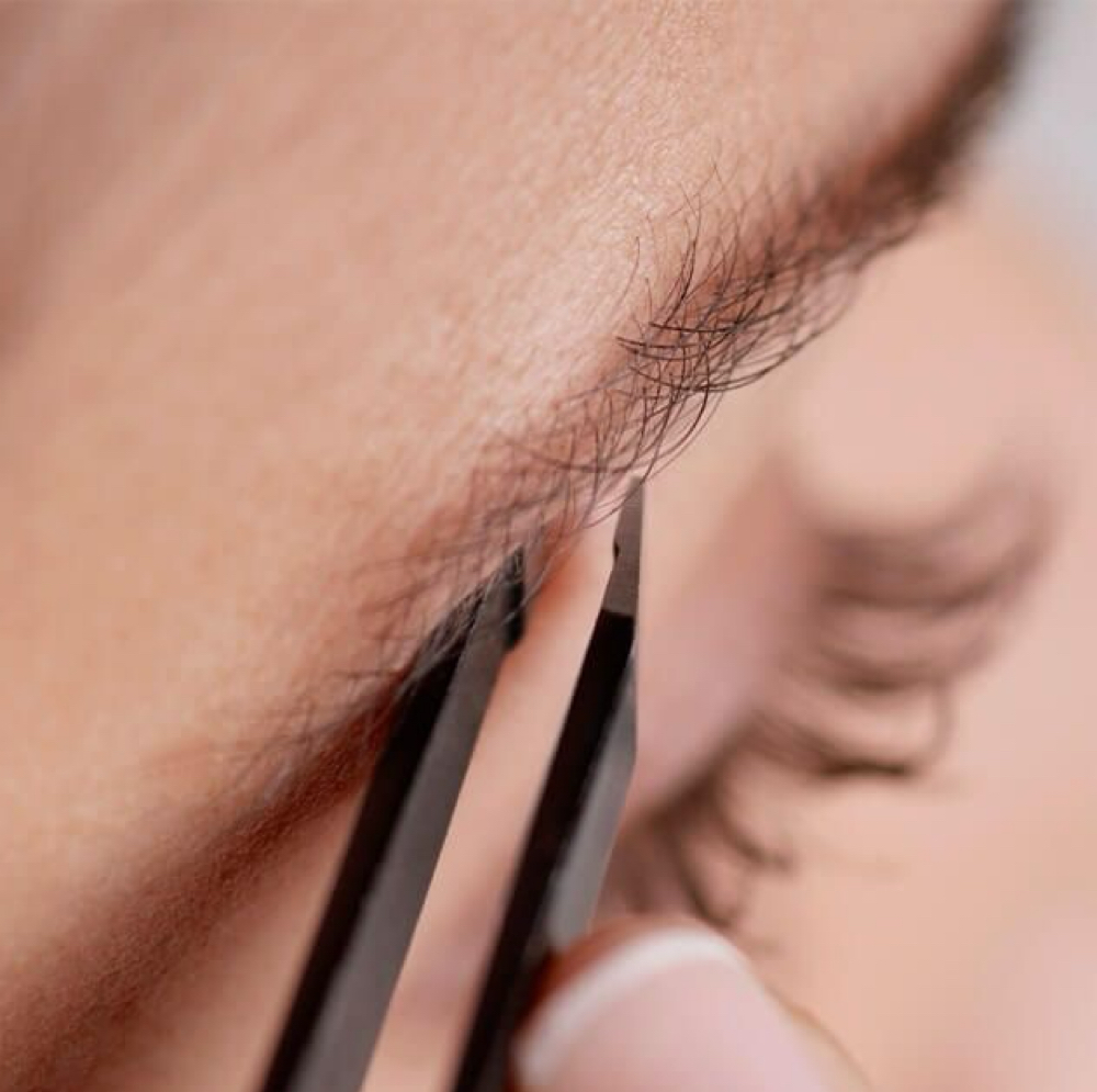 Eyebrow Tweezing at dreamglowbym in Springdale, AR