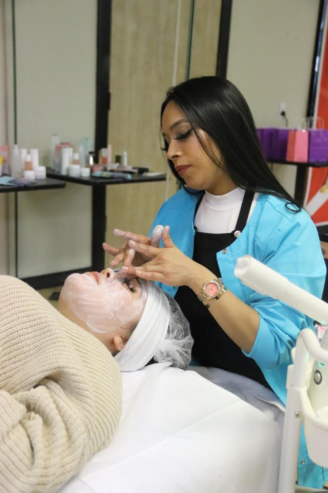 Student Feel Good Facial