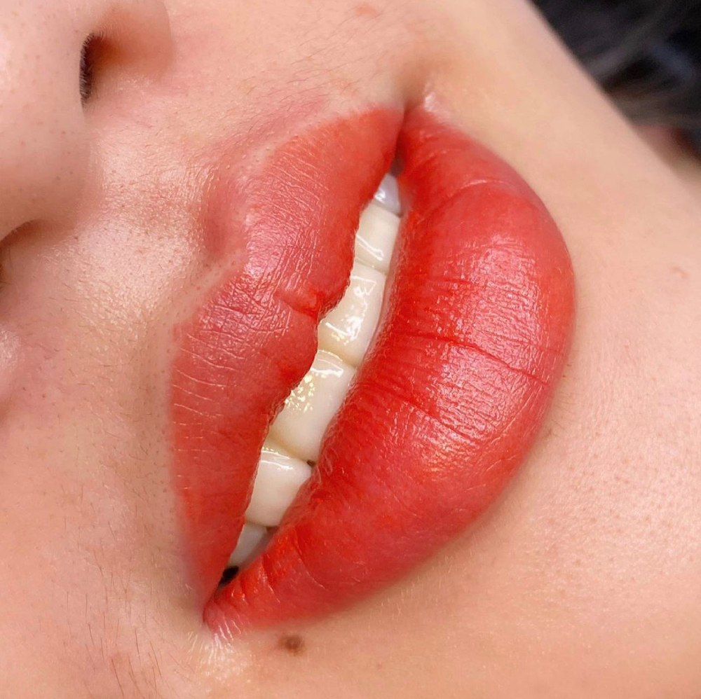 Lip touch-up