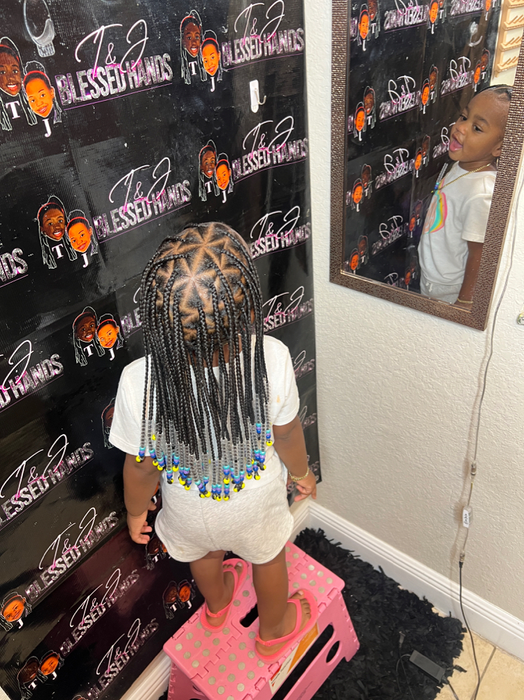 Triangle Knotless Plaits Midback