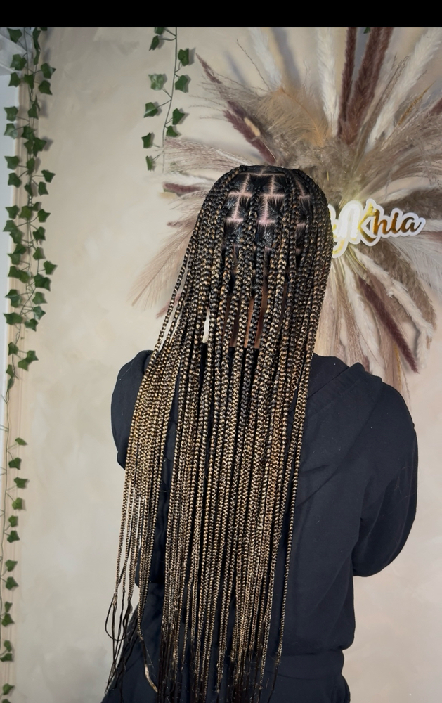 Medium Knotless