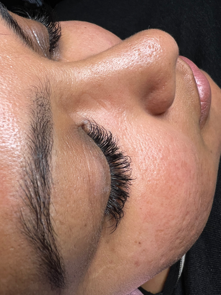 Wispy Set at beautybarbygypsyy in San Juan Capistrano, CA