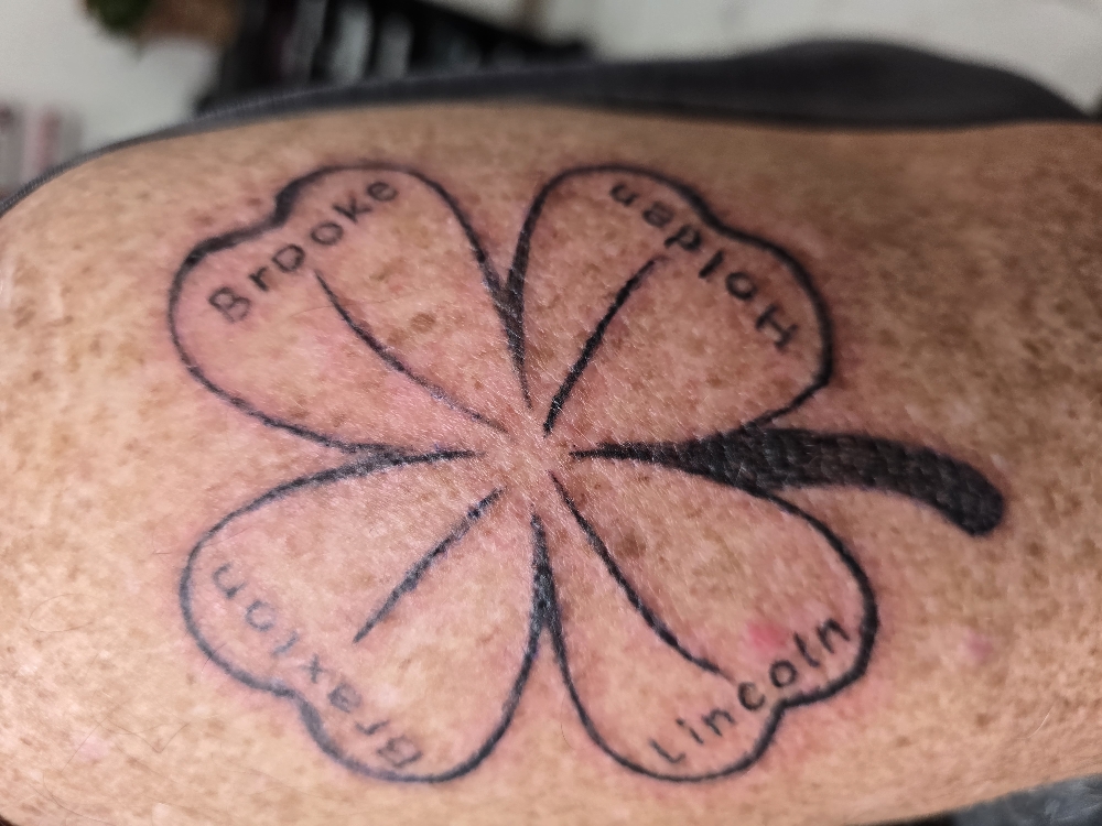 Tiny Tattoos - 6-8” Complementar at JULES COSMETIC ARTISTRY in Omaha, NE