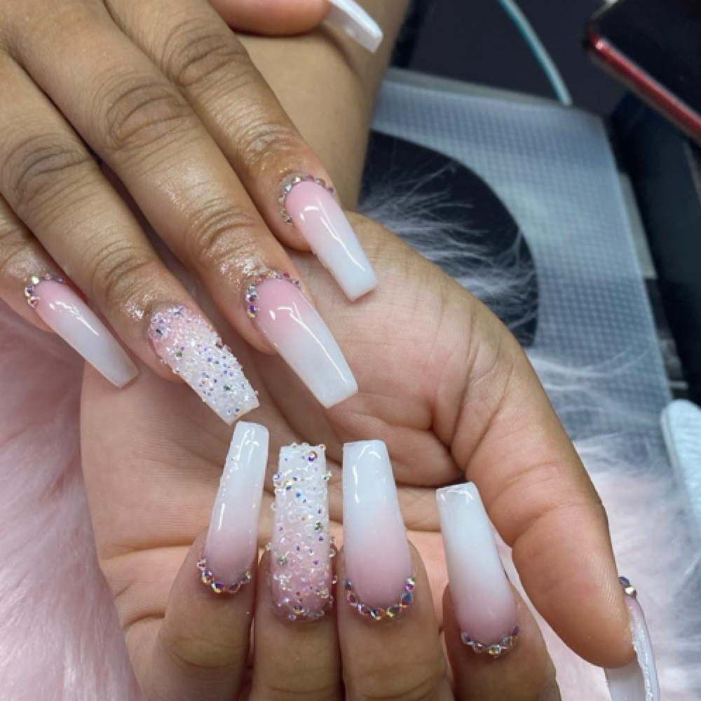Full Set Ombre at Amyz Nailz in Nashville, NC
