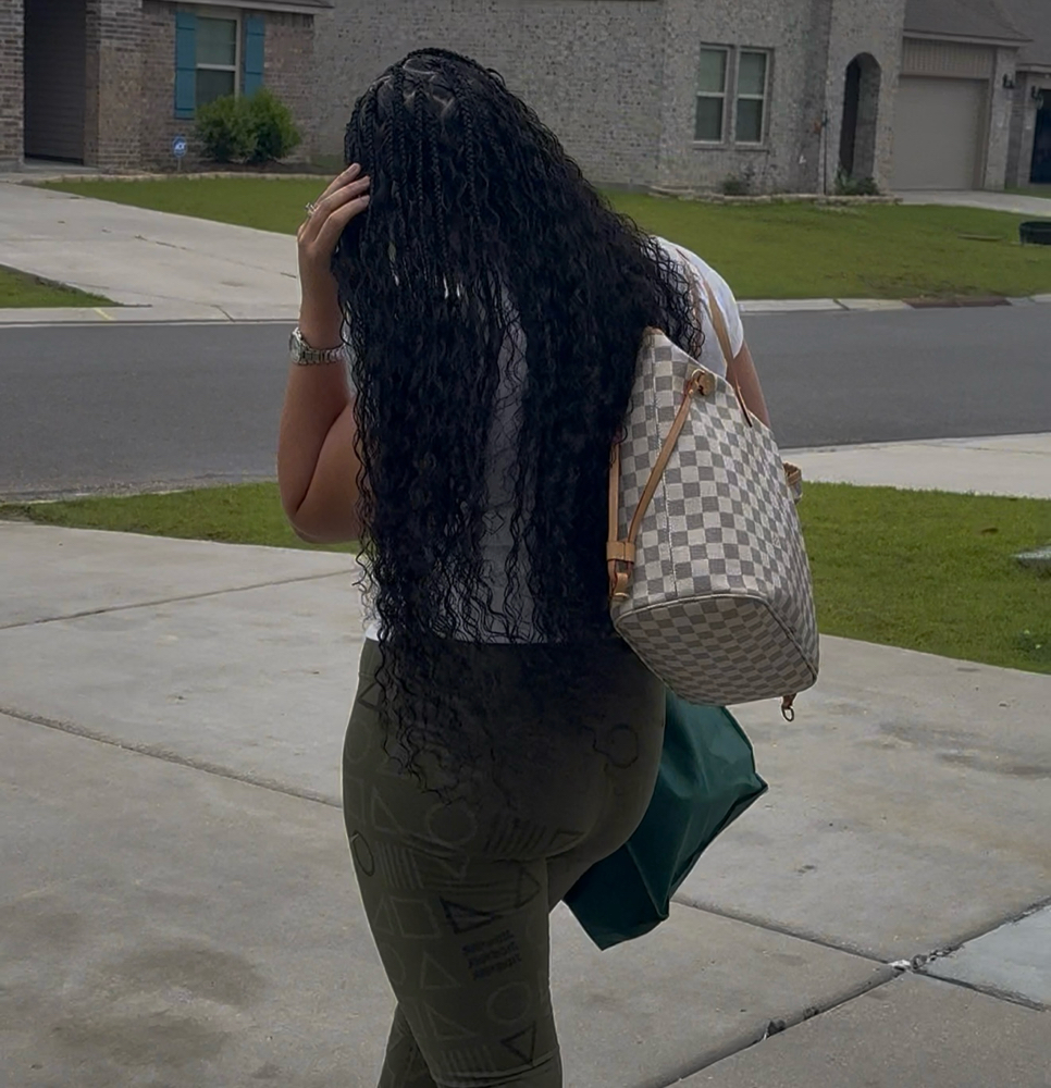 smedium FULL bora bora braids