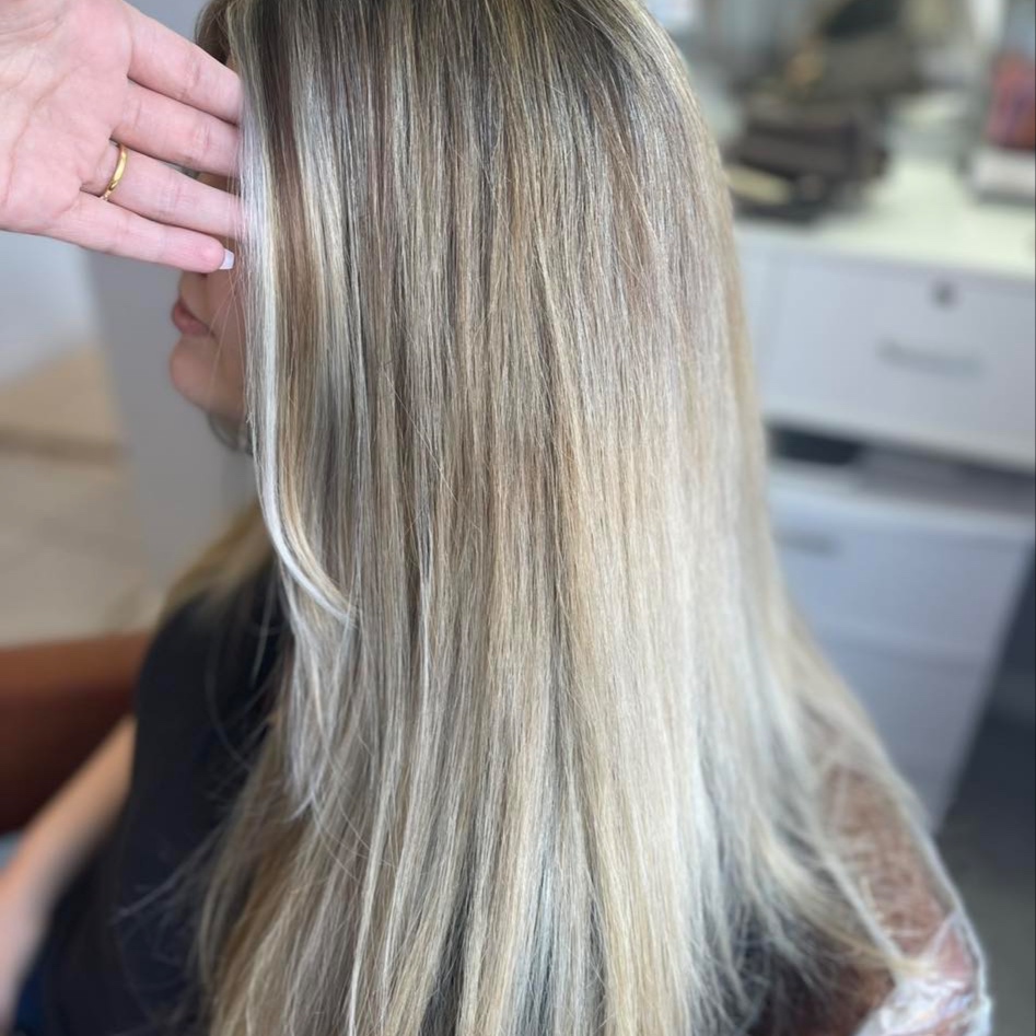 Root-Only Solid Color Retouch at The Mane Room in Stamping Ground, KY