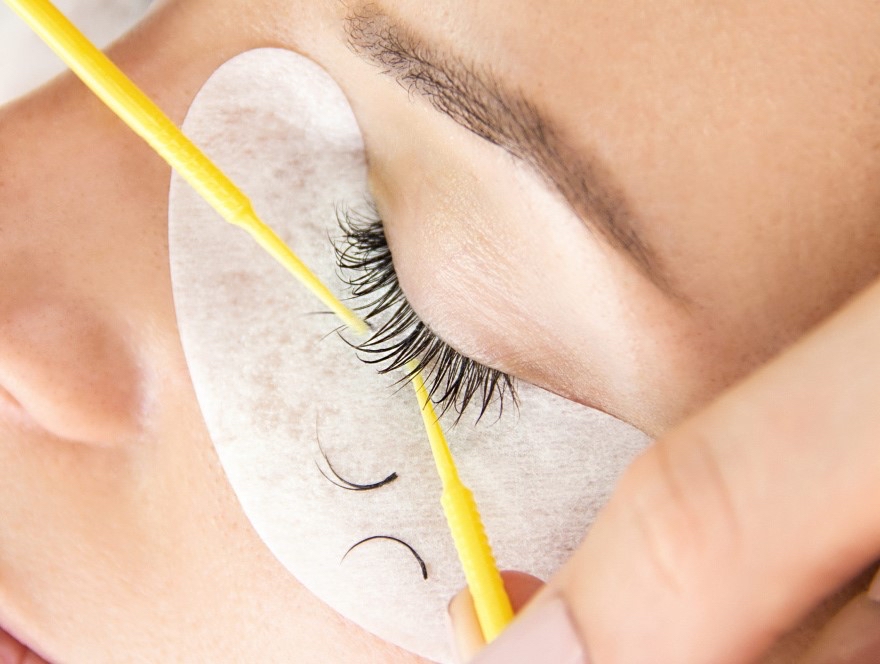 Eyelash Extension Removal