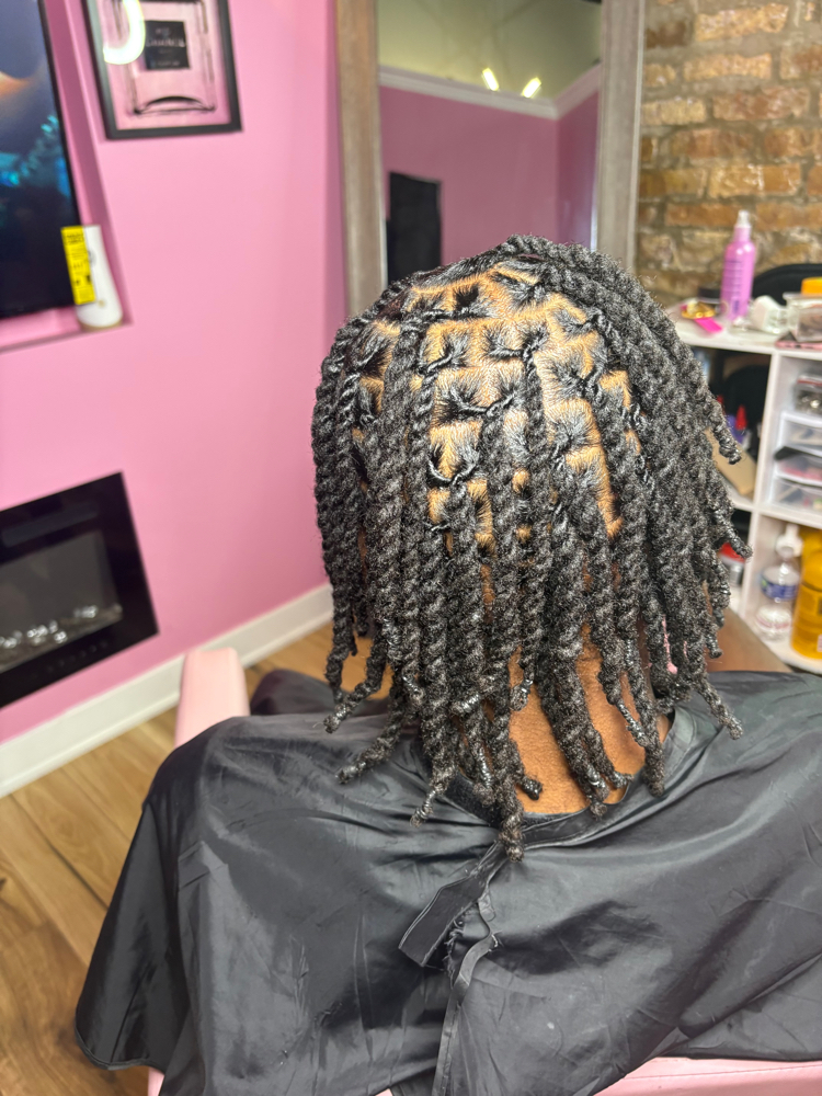 Retwist Locs at NiyahTheStylist in Chicago, IL
