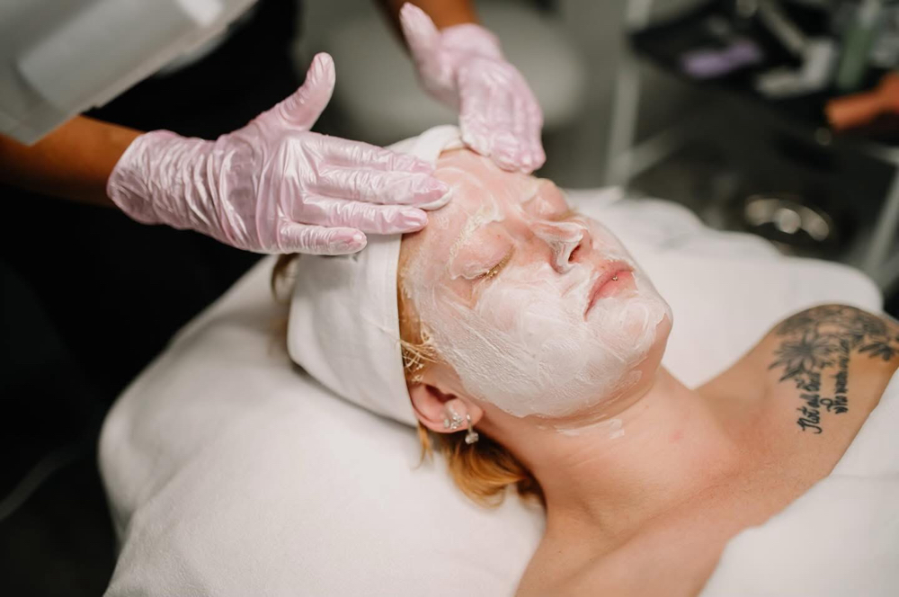 🖋️MicroDermabrasion Facial