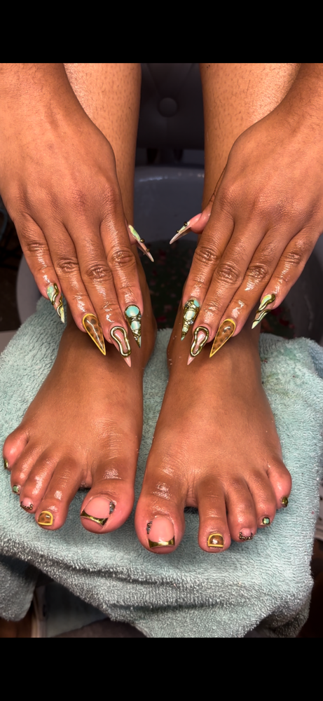 Acrylic Freestyle/ Inspo Combo S-M at Ree Polished You in Broadview, IL