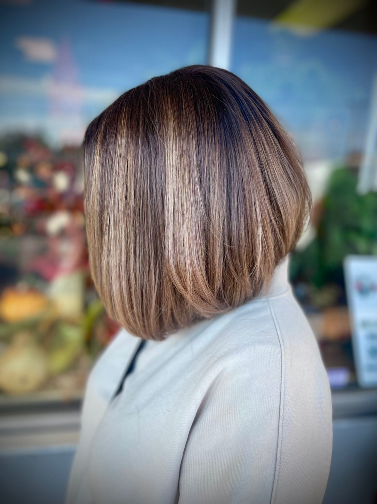 Women’s Haircut & Style