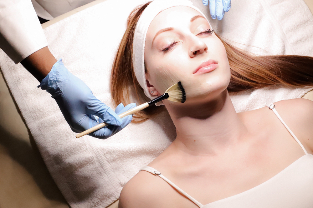 Dermaplane Facial