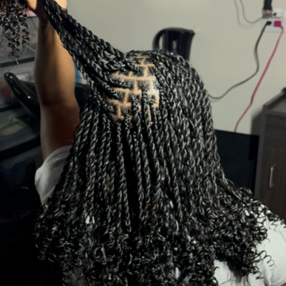 Small Mid Back Island Twists at The Braid Studio in Arlington Tx, TX
