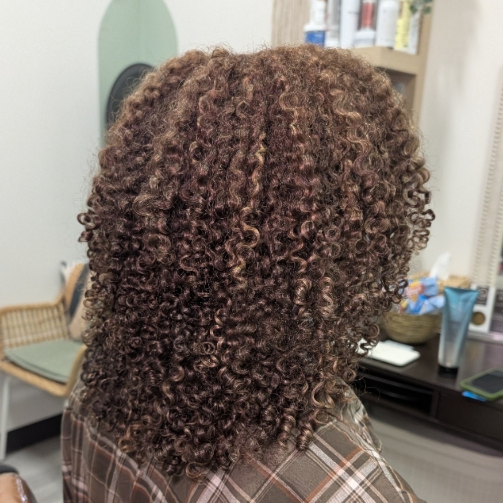 Hue & Diffuse at Hue & Diffuse in Newport News, VA