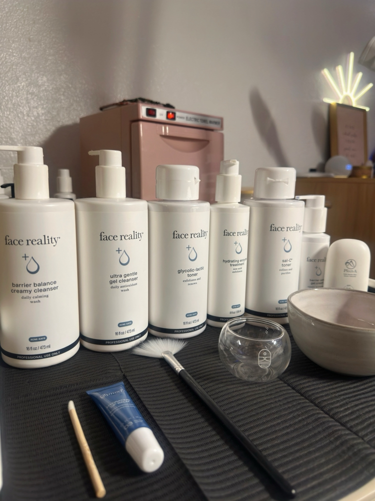 Acne Consultation + First Treatment