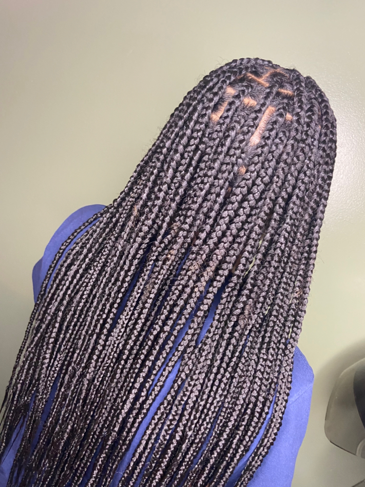 Smedium Knotless Braids