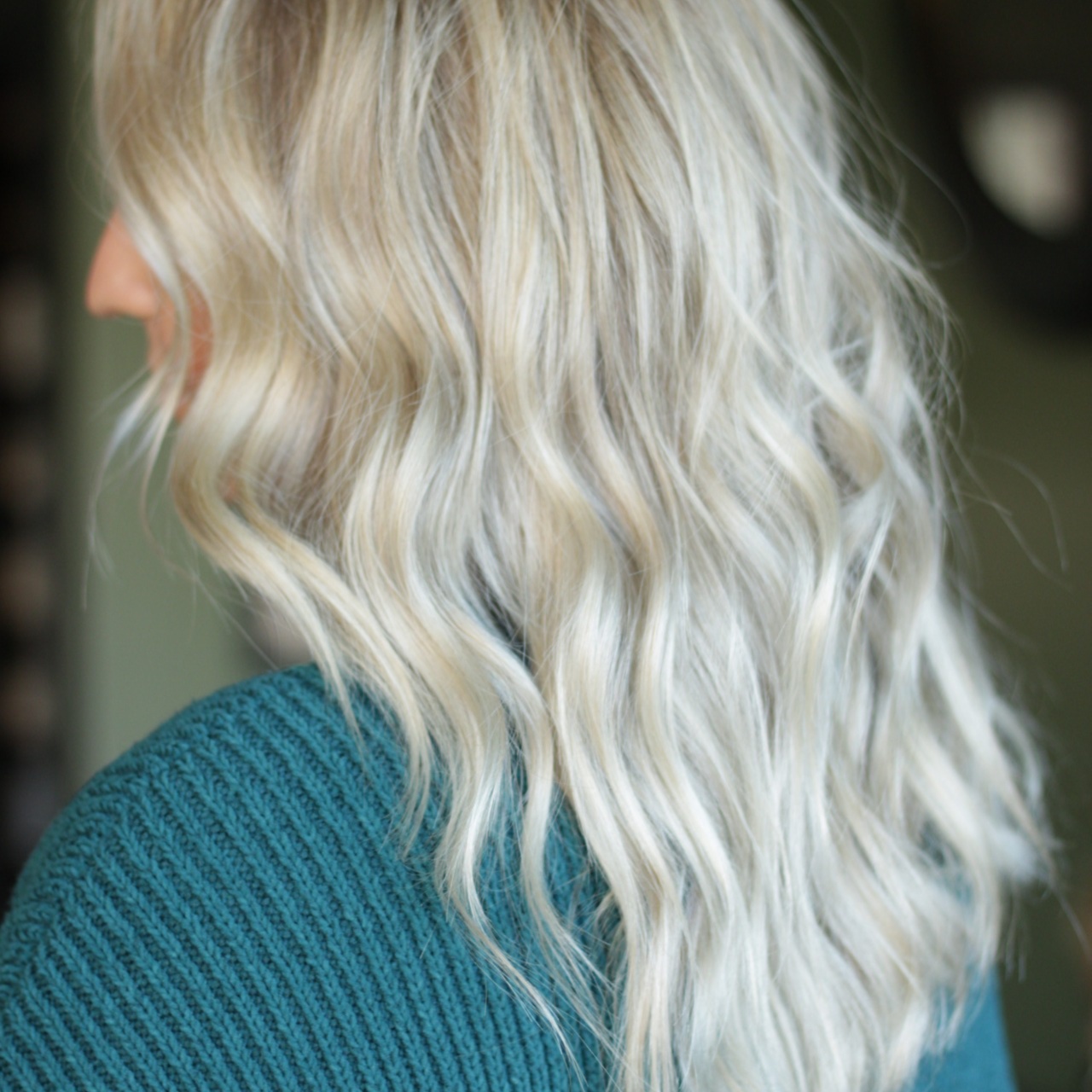 Medium Blowout & Style