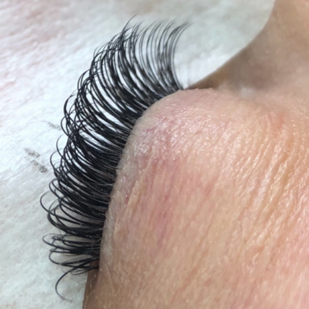 UV Classic Refill at DallasLashTherapy in Dallas, TX